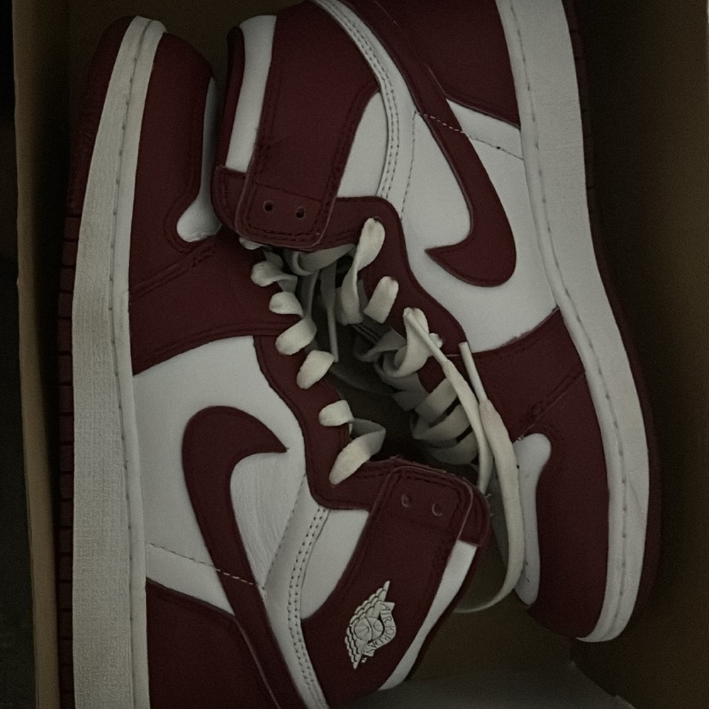 Nike Air Jordans 1 Retro OG White/Team Red size 7 youth worn once !With Box !